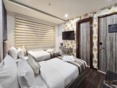 hotel room main image