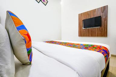 hotel room main image