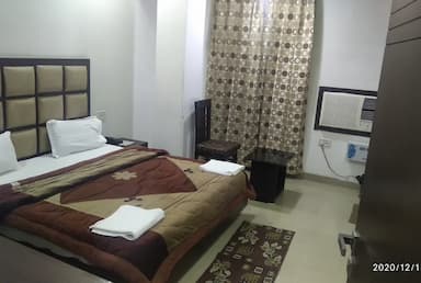 hotel room main image