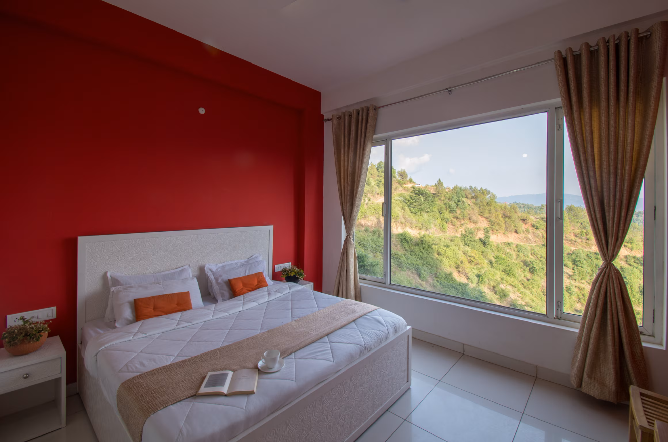 hotel room main image