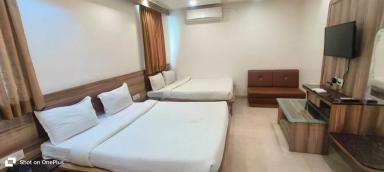 hotel room main image