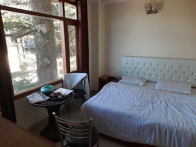 hotel room main image