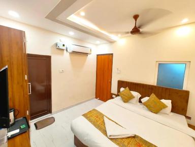 hotel room main image