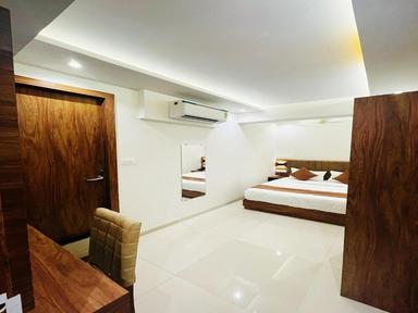 hotel room main image