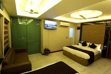 hotel room main image