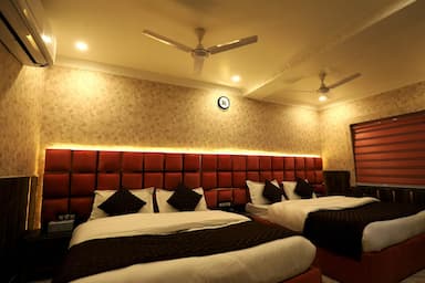 hotel room main image