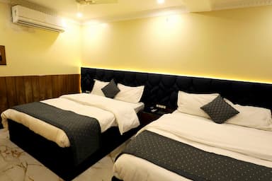 hotel room main image