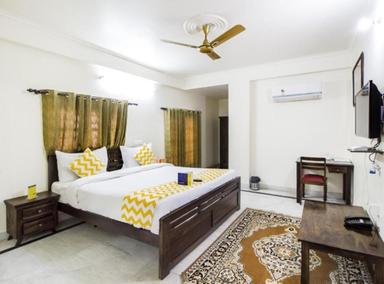 hotel room main image