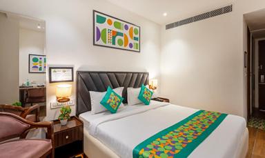 hotel room main image