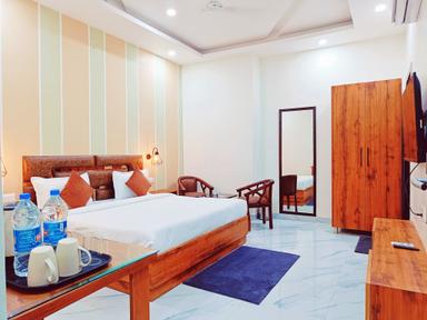 hotel room main image