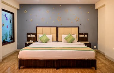 hotel room main image