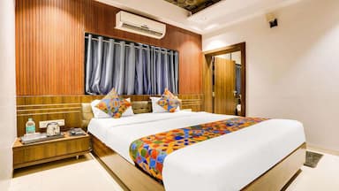 hotel room main image