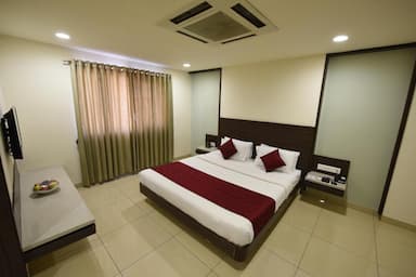 hotel room main image