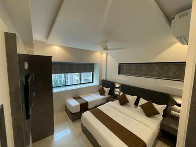 hotel room main image