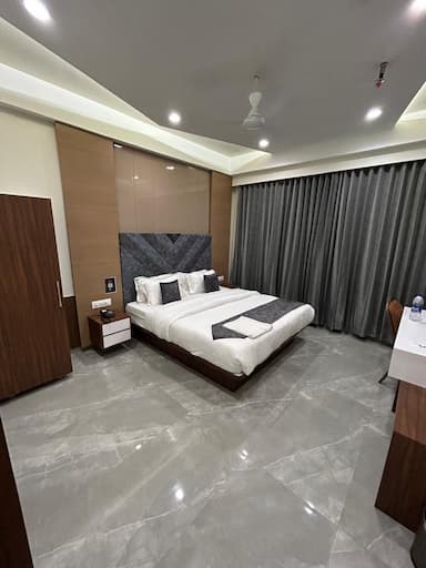 hotel room main image