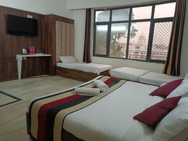 hotel room main image