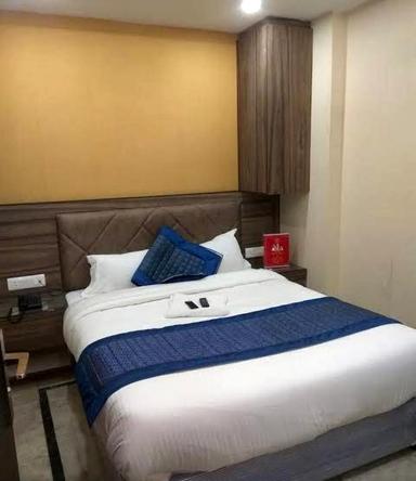 hotel room main image