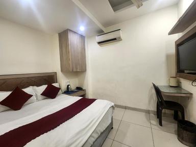 hotel room main image