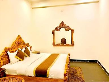 hotel room main image