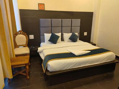 hotel room main image