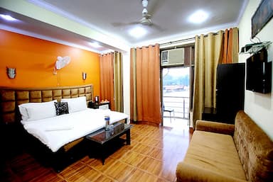 hotel room main image