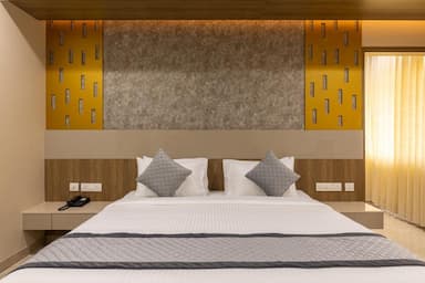 hotel room main image