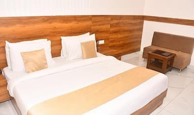 hotel room main image