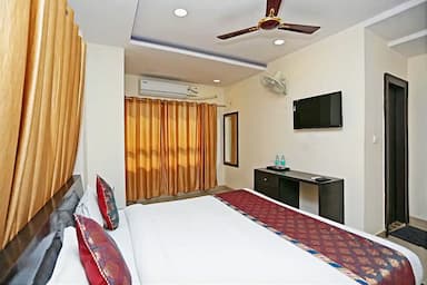hotel room main image