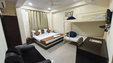 hotel room main image