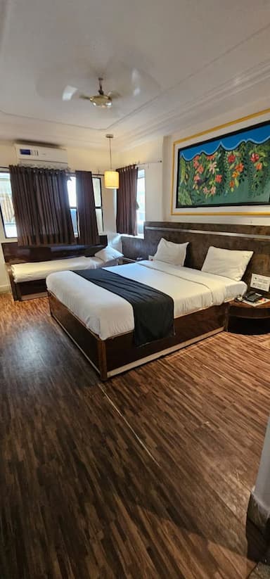 hotel room main image