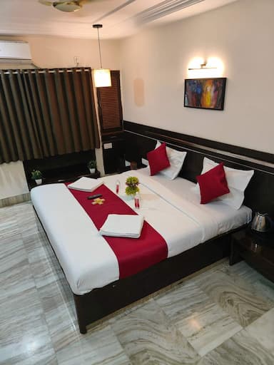 hotel room main image