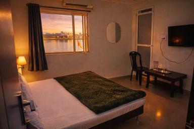 hotel room main image