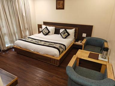 hotel room main image