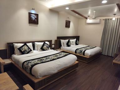 hotel room main image