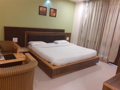 hotel room main image