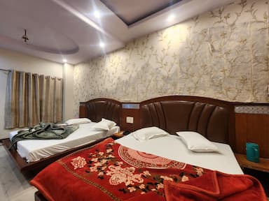 hotel room main image
