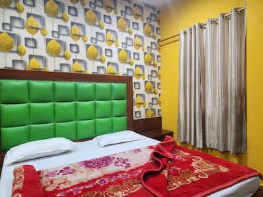 hotel room main image