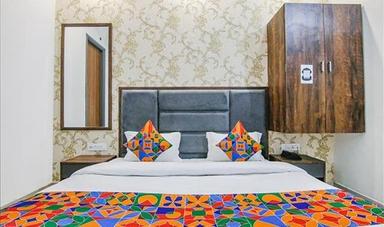 hotel room main image