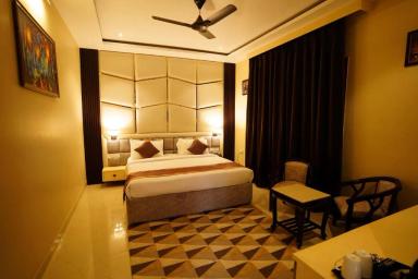 hotel room main image
