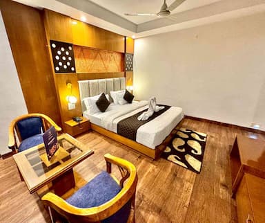 hotel room main image