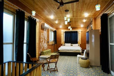 hotel room main image