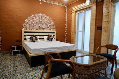 hotel room main image