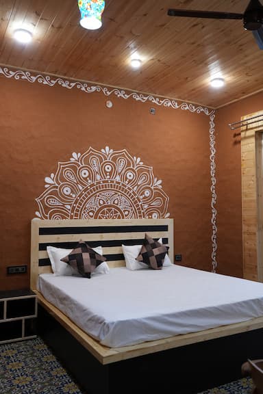 hotel room main image