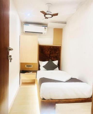 hotel room main image