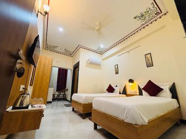 hotel room main image