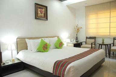hotel room main image