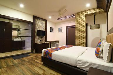 hotel room main image