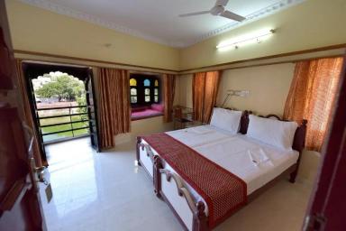hotel room main image