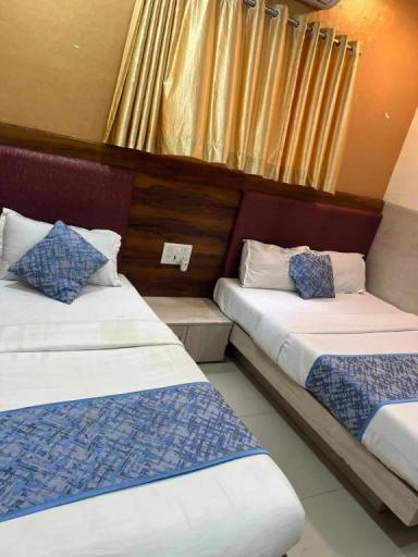 hotel room main image