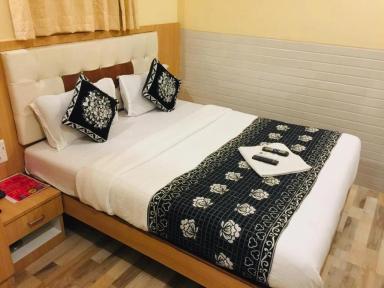 hotel room main image